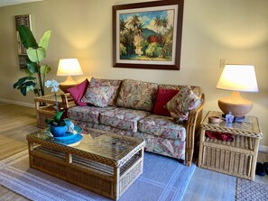 Smart TV, foosball, table tennis, books - Family Friendly, Garden & Ocean View, Steps to Beaches, Pool, Spas, Pickleball (Kihei)
