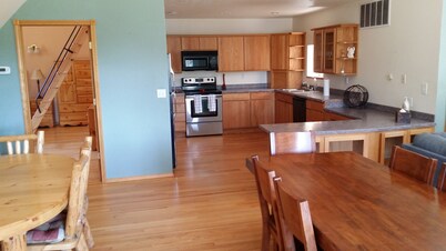 Little Deschutes River Family Retreat - Fun for the whole Family!