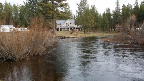 Little Deschutes River Family Retreat - Fun for the whole Family!