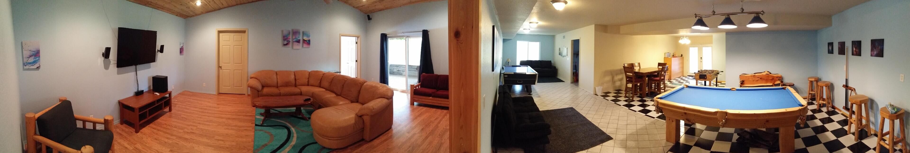 TV, DVD player, pebolim, videoteca