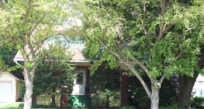 Welcome to Grandma's House! I'd love to host your family&friends! 2 night min!