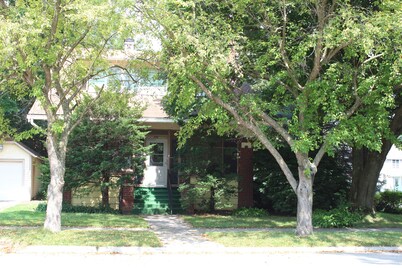 Welcome to Grandma's House! I'd love to host your family&friends! 2 night min!