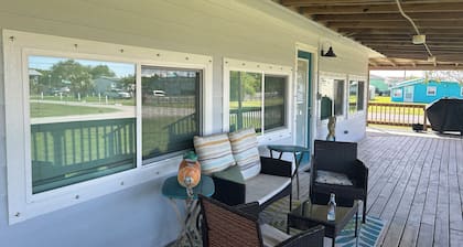 Cozy beach cottage in Magnolia
