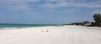 Pool 10 feet away, Beach Views + Toys, duplex, SUP+Kayak+Firepit+Crows Nest