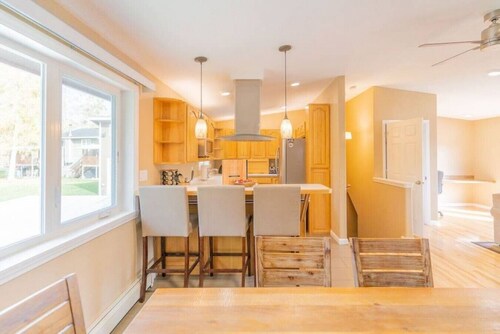 Luxury Riverside Chena River House South Suite