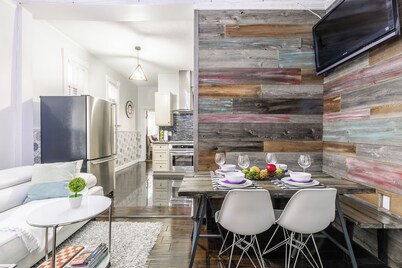 Rustic Modern 2 Bedroom Stylish Suites w/Private Terrace Downtown Toronto