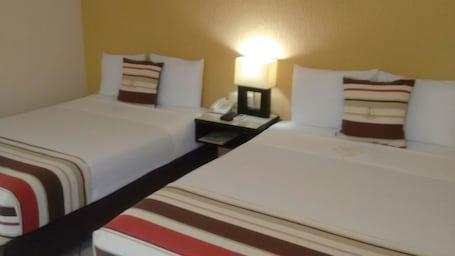 Ropa de cama de alta calidad y escritorio