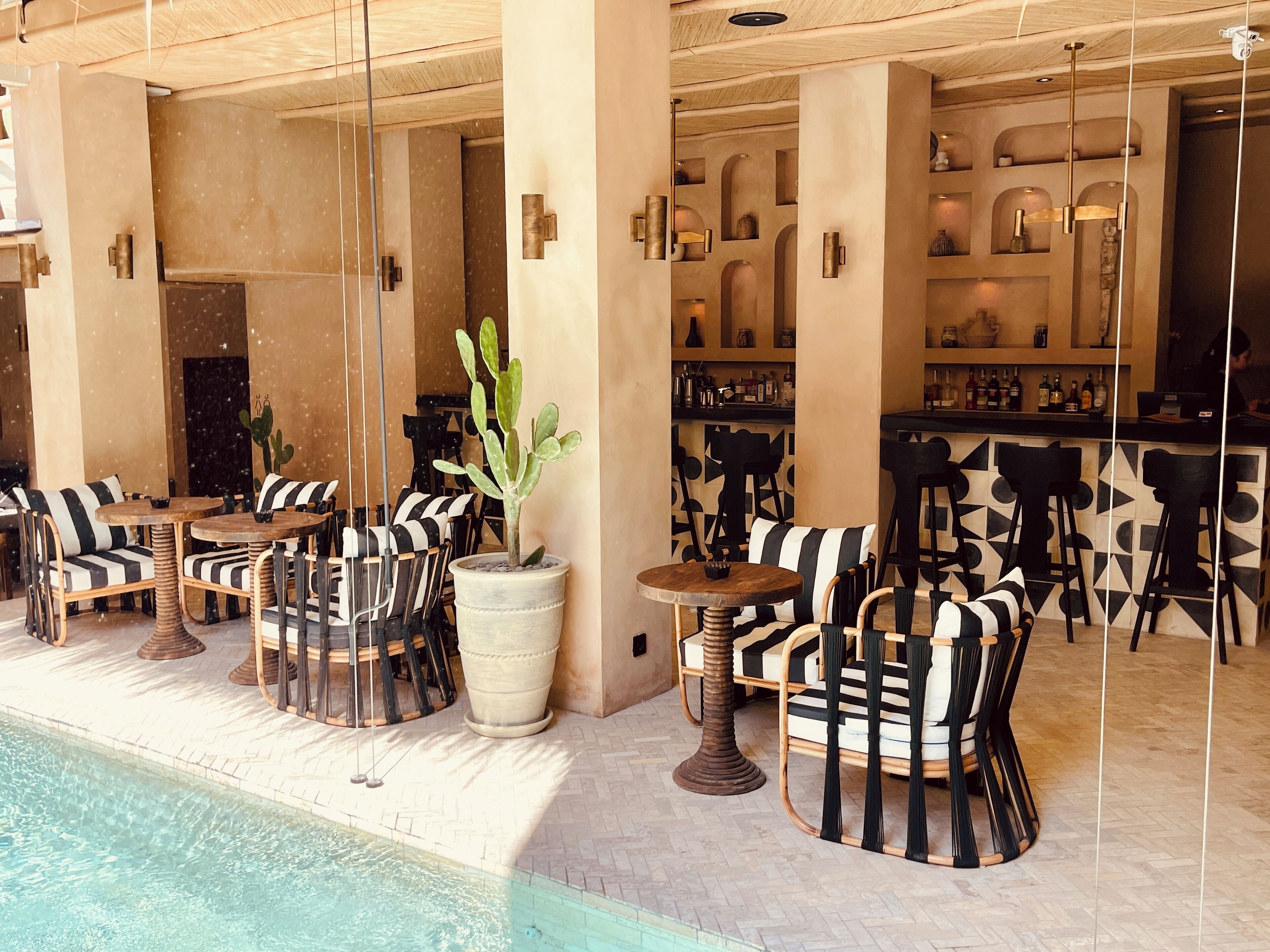 Poolside bar