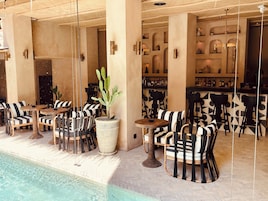 Poolside bar