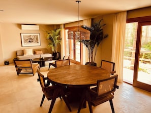 Ocean View Apartment B5 | Living area
