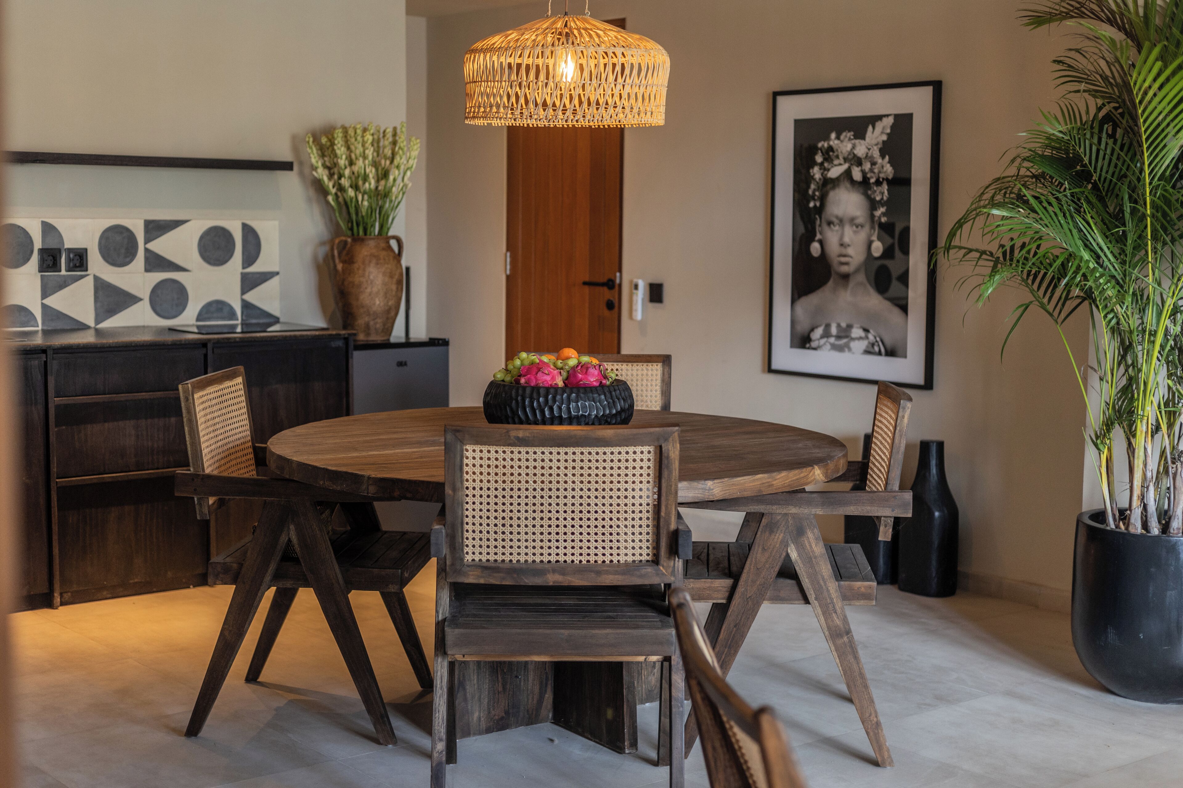 Apartamento superior, 2 quartos, vista para a piscina | Área de estar