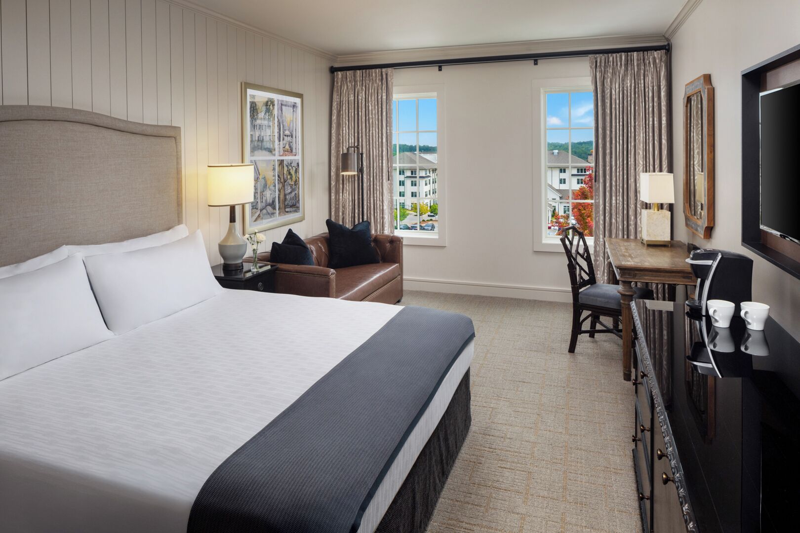 Habitación Deluxe, 1 cama King size | Ropa de cama de alta calidad y caja de seguridad en la habitación 