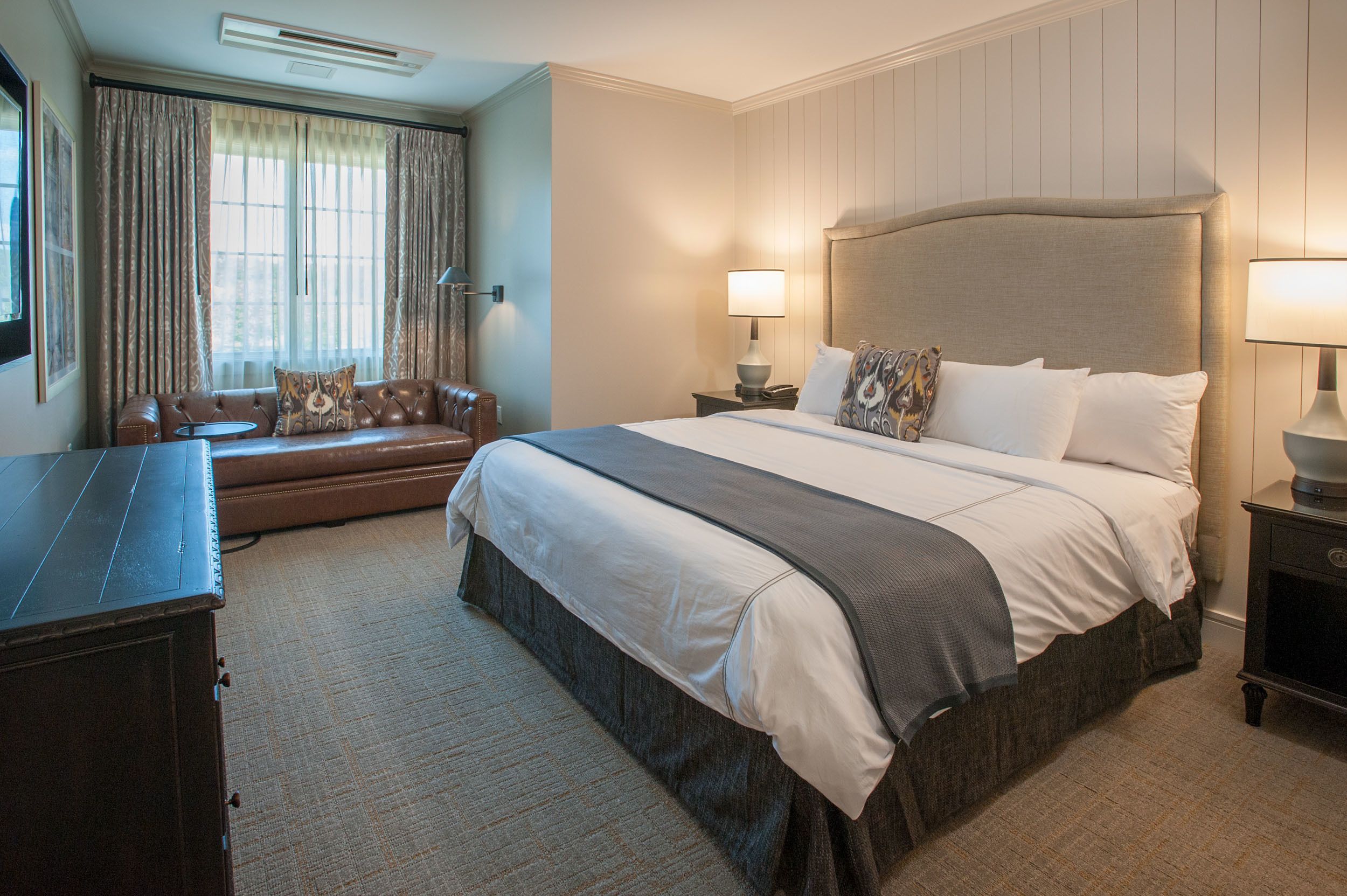 suite, 1 bedroom | premium bedding, in-room safe, desk, iron/ironing board