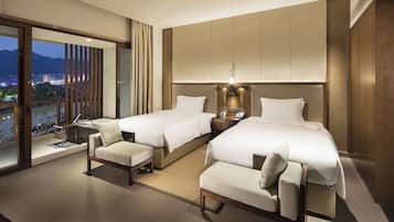 Premium bedding, down duvets, minibar, in-room safe