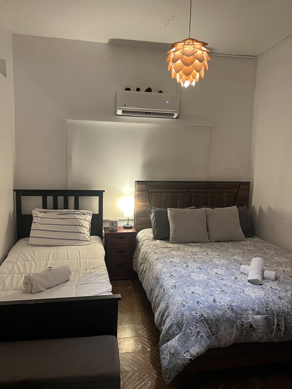 2 bedrooms, iron/ironing board, free WiFi, bed sheets