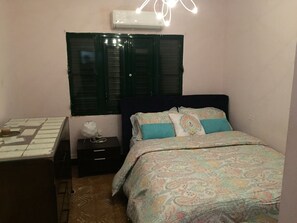 2 habitaciones, tabla de planchar con plancha y wifi gratis 