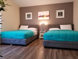 2 عدّة غرف نوم ومكواة/لوح كي وواي فاي مجانًا وملاءات أسرّة