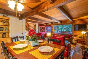Dining - ROMANTIC LOG CABIN ~ Quiet, Clean, Cozy ~Walk to Trails, 3 Min to Town! (Idyllwild-Pine Cove)