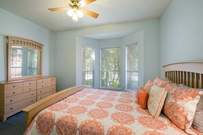 3 habitaciones, tabla de planchar con plancha, wifi y ropa de cama