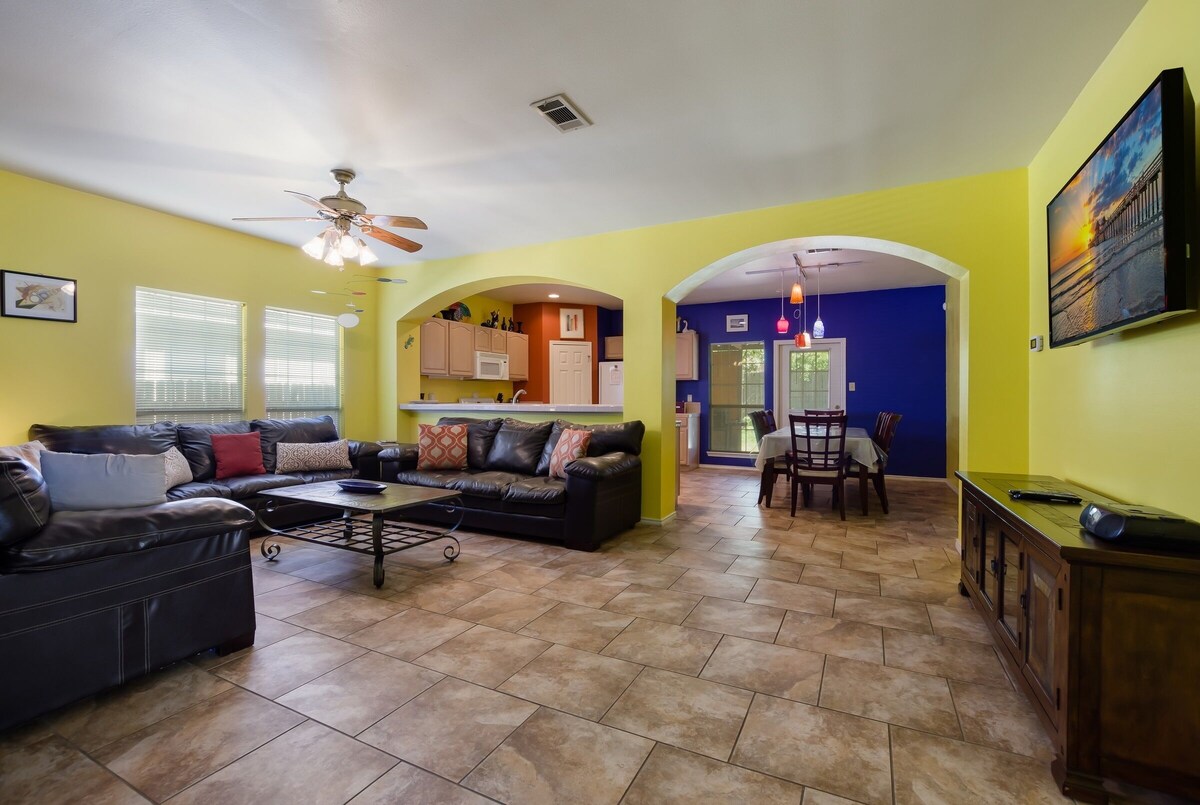 Great Family Getaway near Helotes.