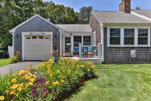 Exterior - Immaculate 4 Bedroom / 2 Bath (less than .5 miles to the beach) w/Central AC (Yarmouth)