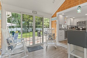 Fridge, microwave, oven, stovetop - Immaculate 4 Bedroom / 2 Bath (less than .5 miles to the beach) w/Central AC (Yarmouth)