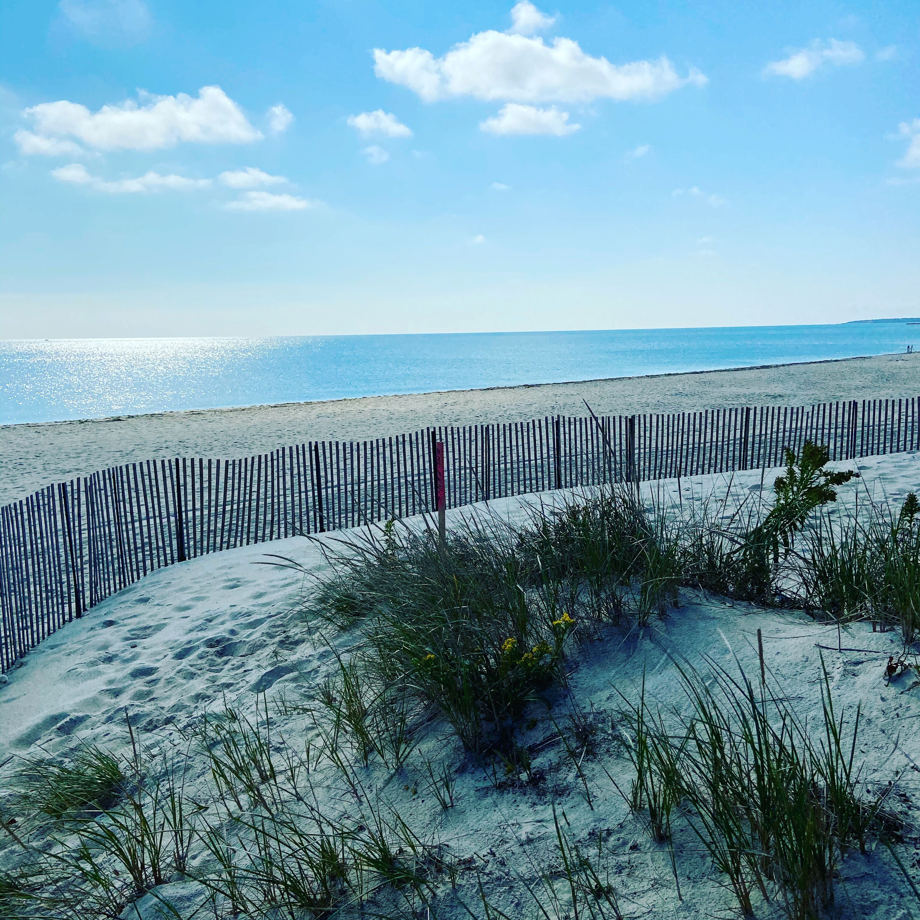 Beach nearby, sun loungers, beach towels