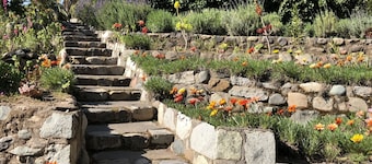Scenic Mountain Retreat in Santiago Wine Country near Don Melchor Winery