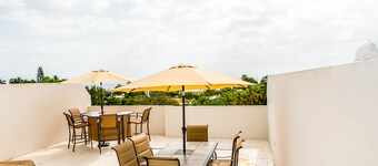 Casa Vasquez 2 Sea Beach Village - Ocean View - Beach - Pool - Roof Deck