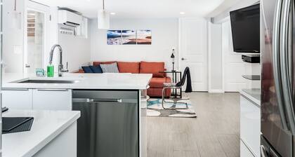 Brand new and modern apartment on Red Line!