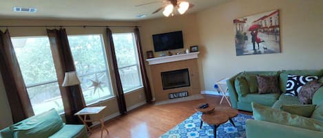 Smart TV, fireplace, DVD player, offices
