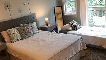 1 bedroom, desk, iron/ironing board, free WiFi