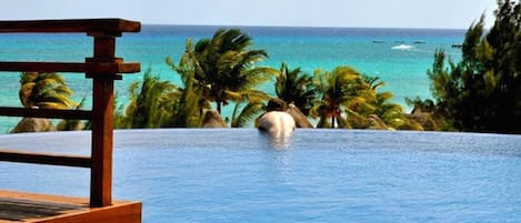 An infinity pool