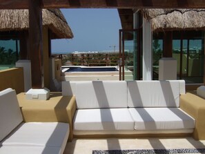 Property grounds - Spectacular penthouse condo on the beach and walking distance to fifth street (Playa del Carmen)
