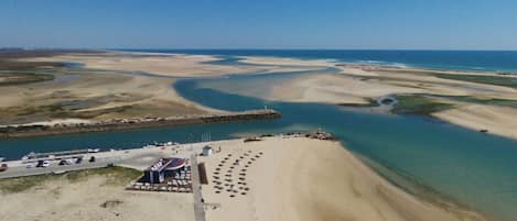 Vlak bij het strand