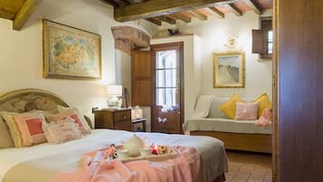 1 quarto, ferros/tábuas de passar roupa, acesso à internet