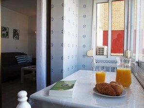 2 makuuhuonetta, silitysrauta/-lauta, Wi-Fi, vuodevaatteet