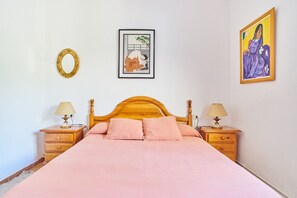 4 Schlafzimmer, Bügeleisen/Bügelbrett, Reisekinderbett, kostenloses WLAN