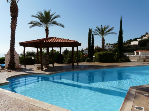 Luxury Apartment Peyia  Wi-Fi,  pool. Mountainside spectacular view to the sea.