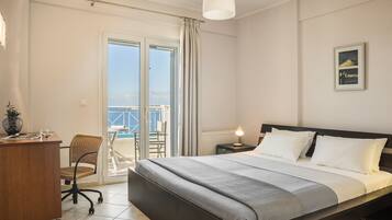 3 chambres, coffres-forts dans les chambres, bureau