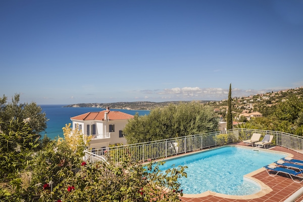 Swimming Pool
Sea View
