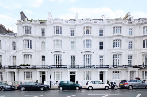 Front of property - The Lancaster (London)