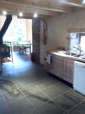 Refrigerador, horno, parrilla de estufa y lavavajillas 