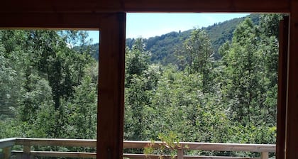 Chalet-Stil typische Trapper im Herzen des Bauges in der Nähe von dem See von Annecy und Bahnhof