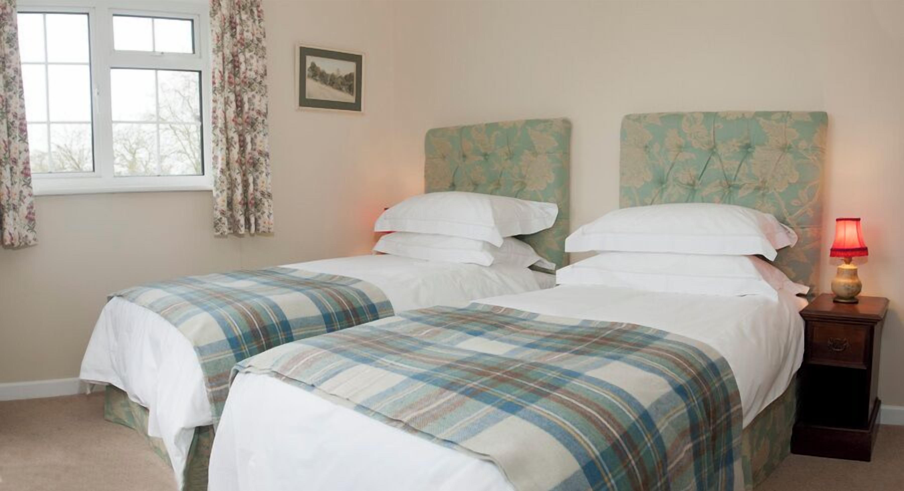 1 bedroom, iron/ironing board, travel cot, free WiFi