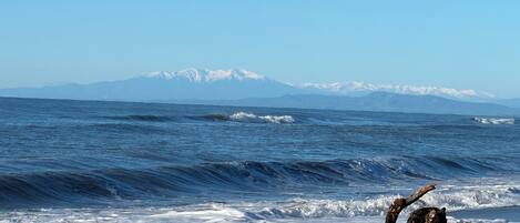 Una spiaggia nelle vicinanze