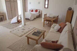 6 bedrooms, iron/ironing board, travel crib, WiFi (free) - Villa near Agadir, private pool! (Sidi Ifni)