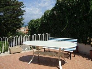 Outdoor dining - VILLA ALIOTIS 200 METERS FROM THE SEA GUEST HOUSE CIN IT081001C2P4KCKVF6 (alcamo marina)