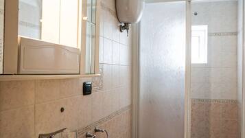 Asciugacapelli, asciugamani, carta igienica