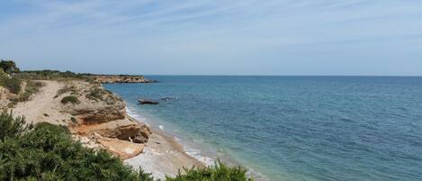 Plage à proximité, chaises longues